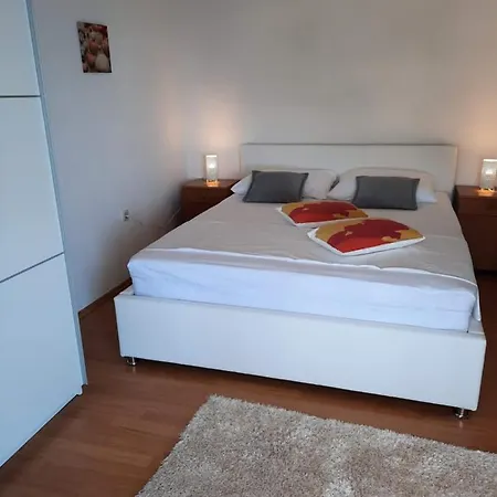 Marijana Lejlighed Zavalatica