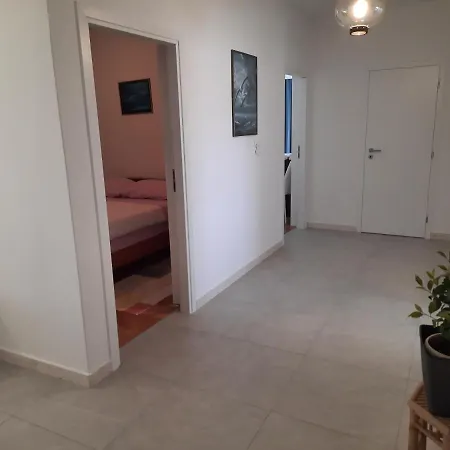 Apartment Marijana Zavalatica